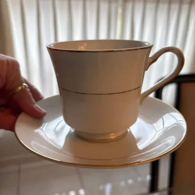 Royal M by Mizuho Japan “Nottingham” Fine China Dinnerware Set