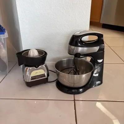 Hand Mixer And Juicer - Untested 