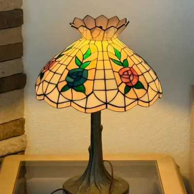 Tiffany Style Stained Glass Lamp - Tested And Working 