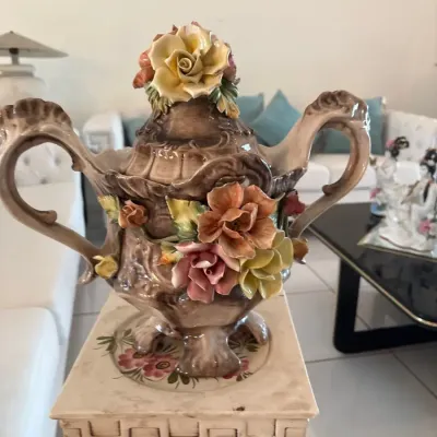 Ornate Capodimonte-Style Porcelain Floral Vase with Decorative Pedestal