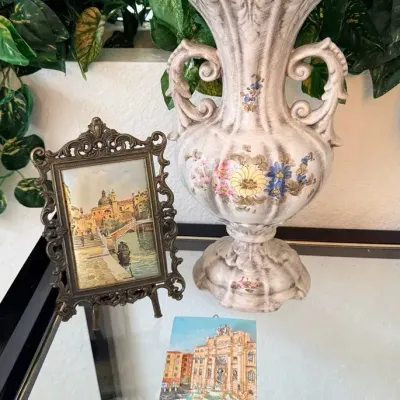 Italian-Style Floral Urn Vase with Ornate Venice Picture Frame & Trevi Fountain Plaque
