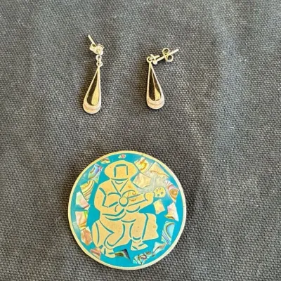 Mexican Pendant W/ Black Teardrop Earrings 