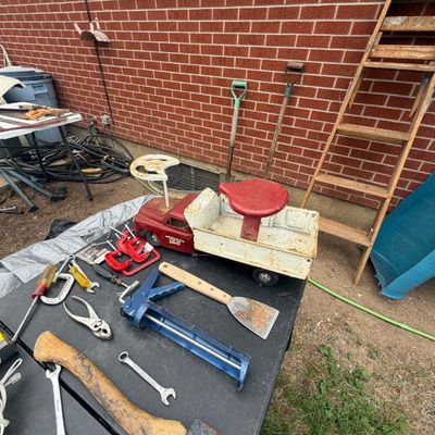 Estate sale photo