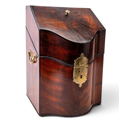 Antique Georgian Mahogany Knife Box With Key