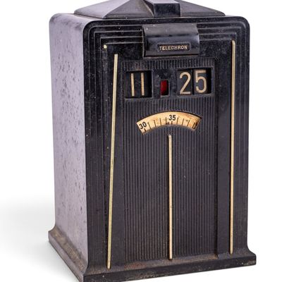 1930s Art Deco Telechron 8B05 Electric Clock