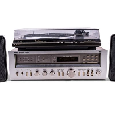 Vintage Stereo System, Turntable, Speakers