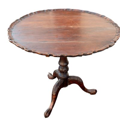 Large Pie Crust Tilt-Top Table