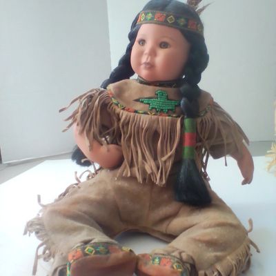 A Gregory Perillo Artaffects Brave and Free Porcelain Native American Doll 1992