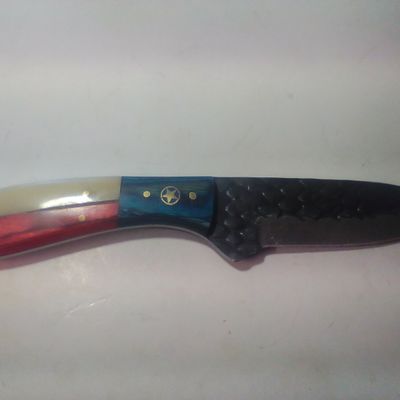 Fixed Blade Hunting Knife with Patriotic Handle and Textured Blade