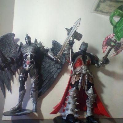 A Pair of TMP Intl. LLC Articulated Plastic Spawn Action Figures McFarlane Toys
