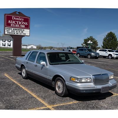 SOLD 1996 Lincoln Town 4 Door Luxury Sedan