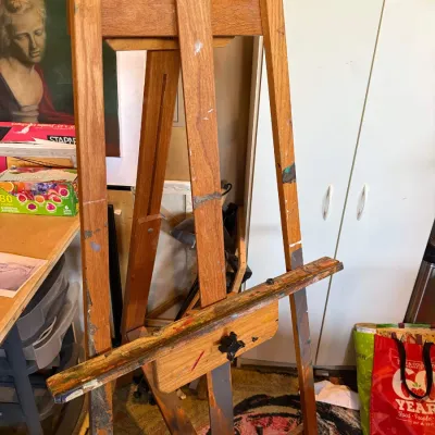 Easel