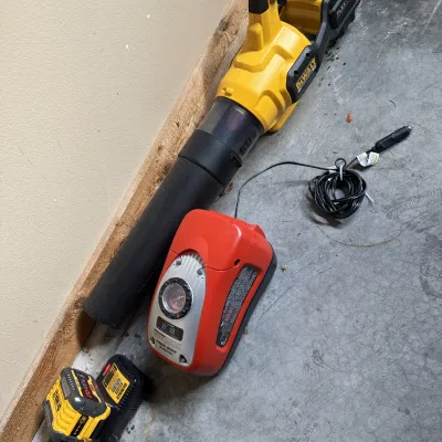 Leaf blower