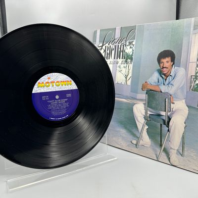1983 Motown Record Corporation Lionel Richie Can't Slow Down Vinyl Album - 6059 ML