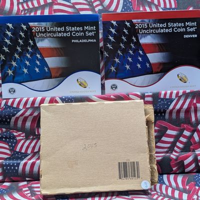 2015-P&D U.S. Mint Unc. Coin Set with ATB Quarters and Presidential Dollars in OGP w/ COA