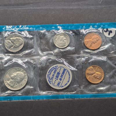 1968-P Only U.S. Uncirculated Mint Set, No Envelope - Includes "S" Mint Mark Cent