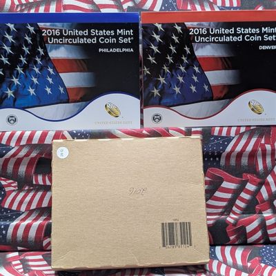 2016-P&D U.S. Mint Unc. Coin Set with ATB Quarters and Presidential Dollars in OGP w/ COA