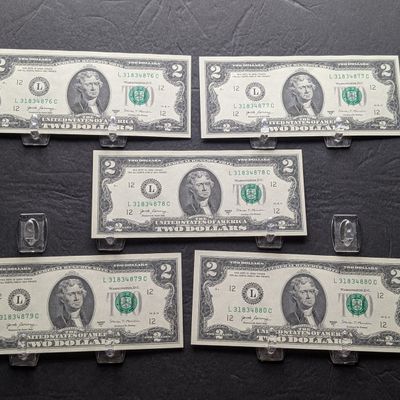 (5) 2017 A Series $2 Bills W/ Consecutive Serial Numbers