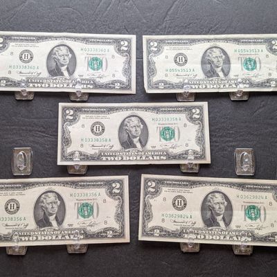 (5) 1976 Series $2.00 Notes