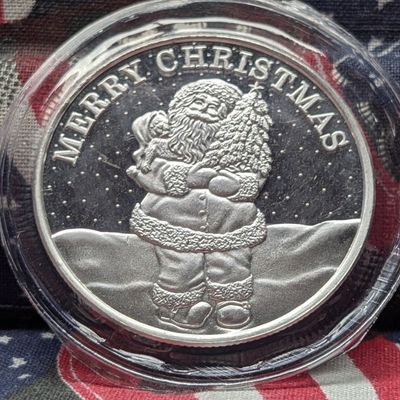 1 Troy Oz. .999 FINE SILVER Merry Christmas Santa Designed Round in Sealed Plastic