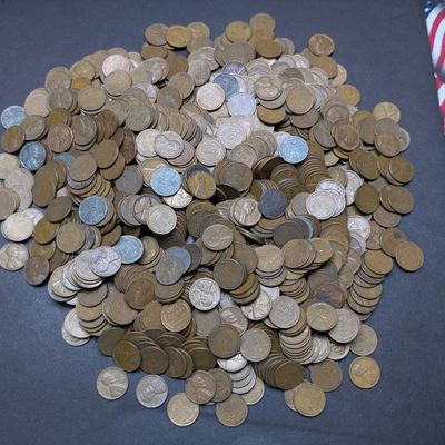 (1,000) Various Dated Lincoln Wheat Cents