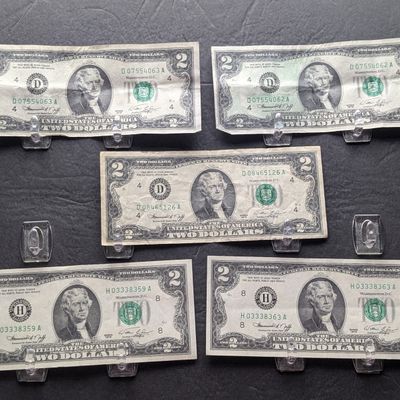 (5) 1976 Series $2.00 Notes
