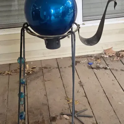 Metal Yard Bird Gazing Ball Stand