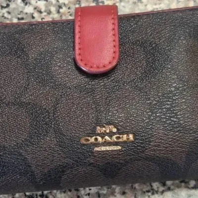 Coach Zipper Wallet