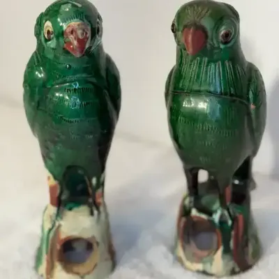 Chinese export green Sancai-glazed ceramic parrot figurines