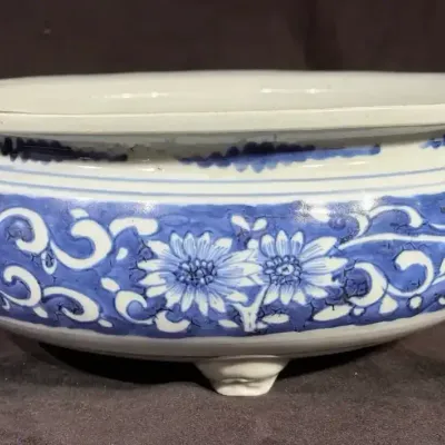 Chinese blue and white porcelain tripod incense burner