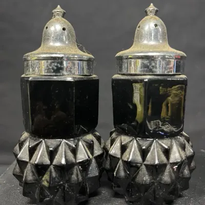 Vintage Tiara Indiana Black Diamond Point Glass Salt & Pepper Shakers