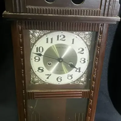 Vintage Daniel Dakota Key-Wind Pendulum Wall Clock