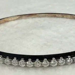 925 sterling silver diamond-cut half-eternity hinged bangle bracelet