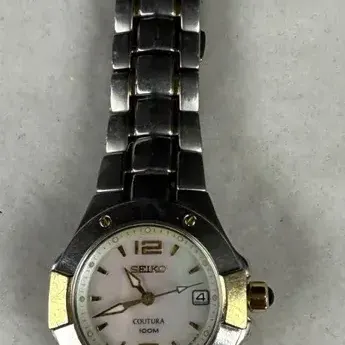 Vintage Two Tone Mother of Pearl Dial Seiko Women's Watch | Vintage Watch | Seiko