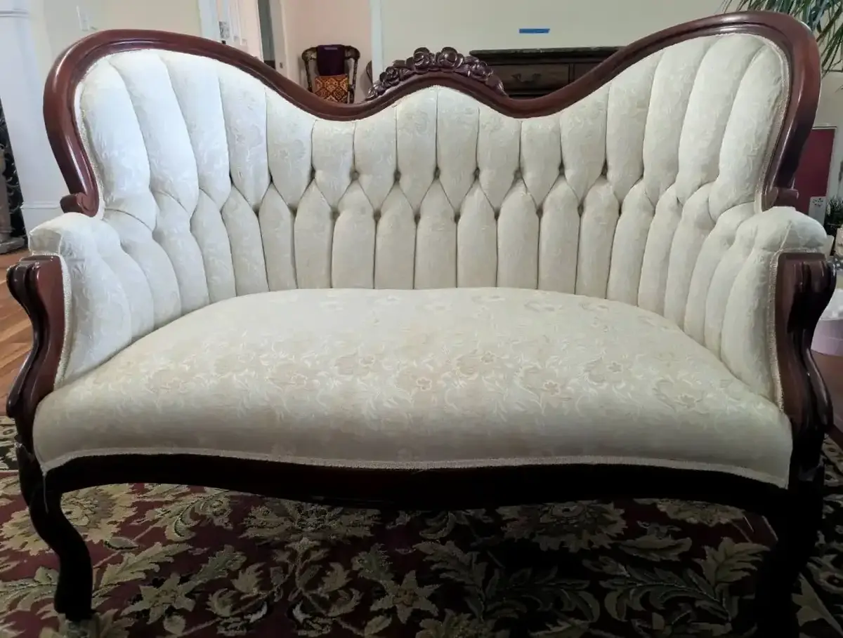 Victorian Cream Tufted Settee