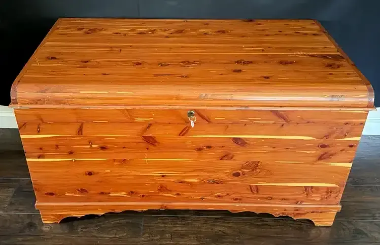 Aromatic Cedar Storage Chest