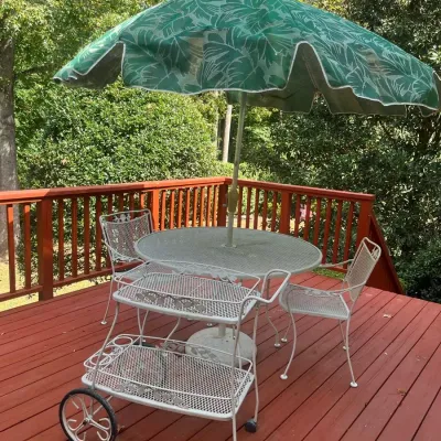 White Metal Patio Set 