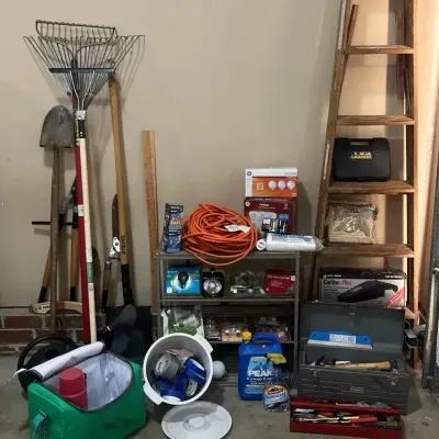 Mixed Tools And Yard Lot 