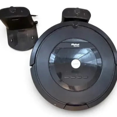 iRobot & 2 Docking Stations (Runs)