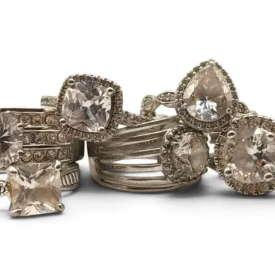 6 Women’s Rings 