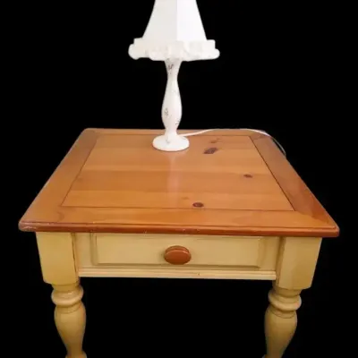 Rustic Wooden Nightstand Table w/ Floral 19" Lamp