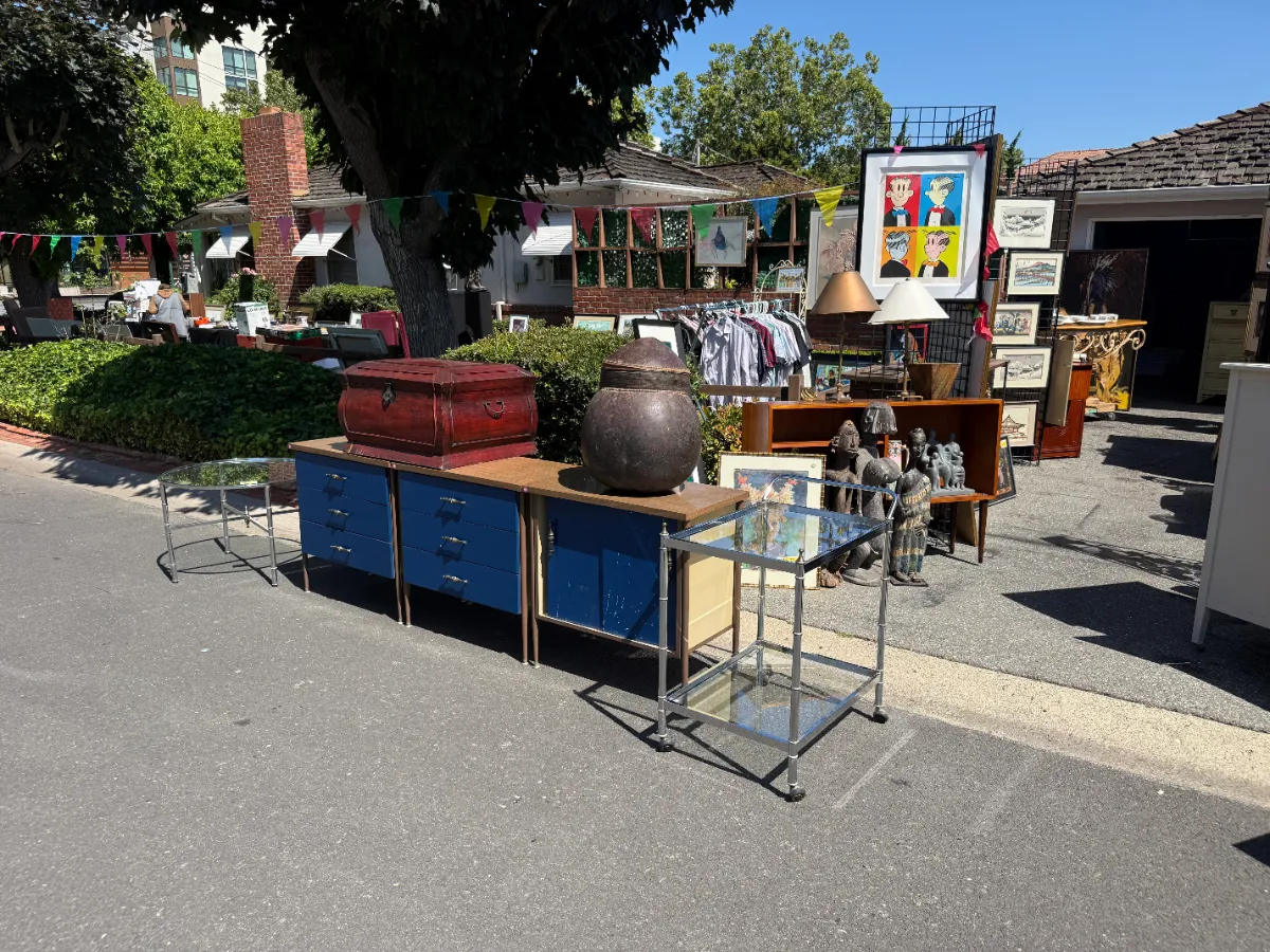 Estate sale photo
