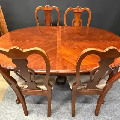 Traditional Polished Mahogany or Cherry-Finish Dining Set