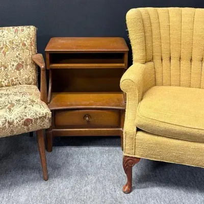 Mid Century Modern Chairs and End Table 