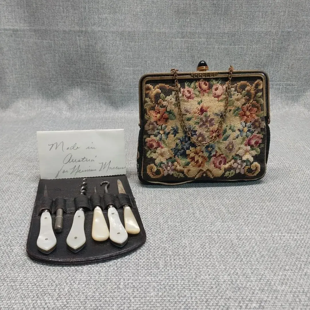 Grooming Set & Handbag 