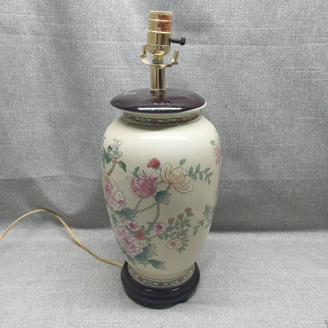 Oriental Chinoiserie Style Porcelain Table Lamp.