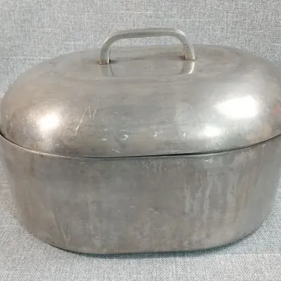Wagner Ware Sidney -O- Magnalite Oval Roaster with Lid – Cast Aluminum Dutch Oven