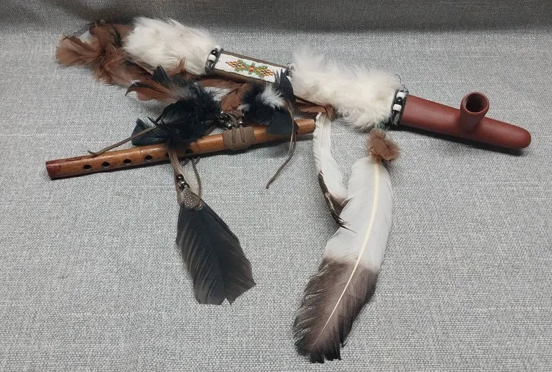 Decorative Native American Style Peace Pipe & Flute