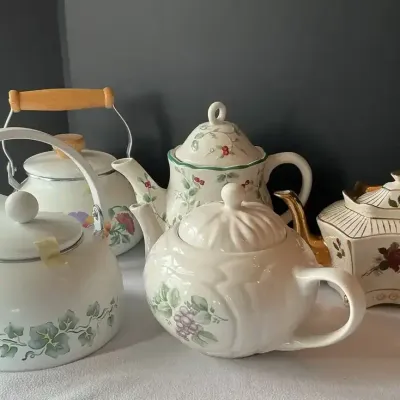 Tea Pots including Pfaltzgraff 