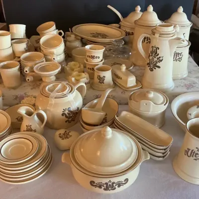 Pfaltzgraff Village Stoneware Classic Brown Folk Art Floral Design Lot #1